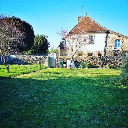 Holiday home Les Escuries. Four Bedroom Near Montmorillon, Vienne 86. Cosy, Peaceful, Beautiful. Plaisance (Vienne)
