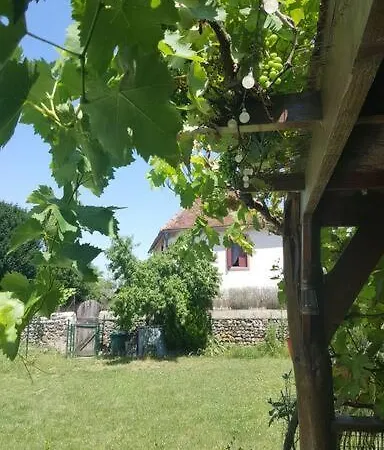 Les Escuries. Four Bedroom Near Montmorillon, Vienne 86. Cosy, Peaceful, Beautiful. Plaisance (Vienne)